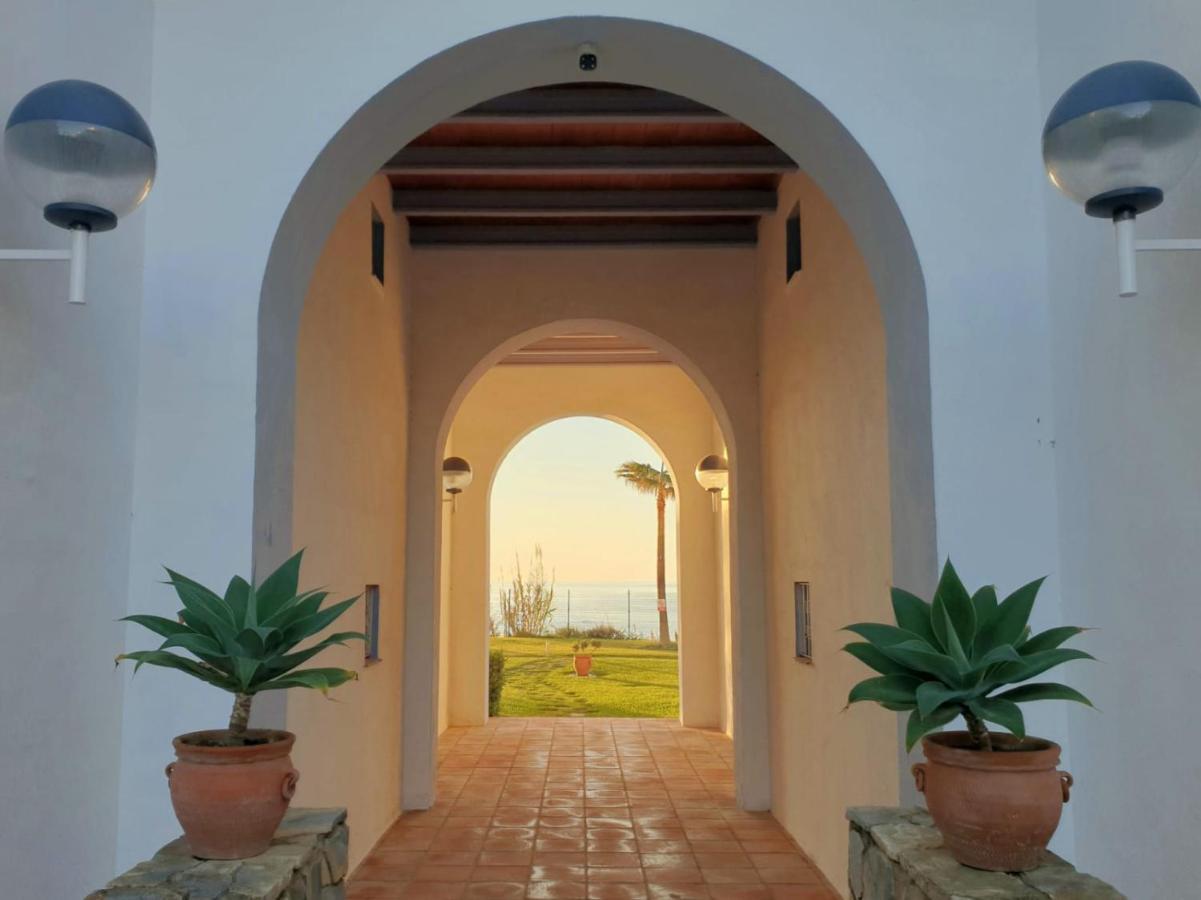 Casitamar Frontline Beach House Rental Casares Costa Near Estepona Bahia de Casares 외부 사진